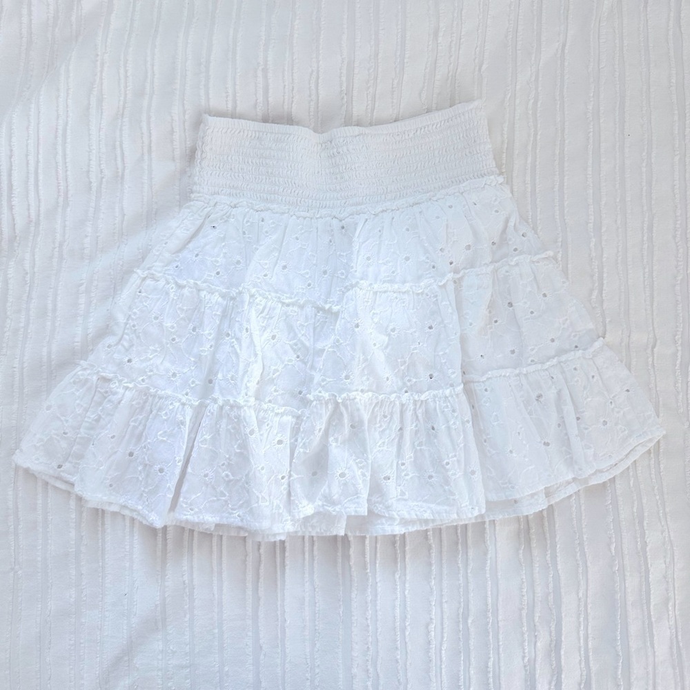 American Eagle White Eyelet Smocked Mini Skirt Size XS - Picture 2 of 7